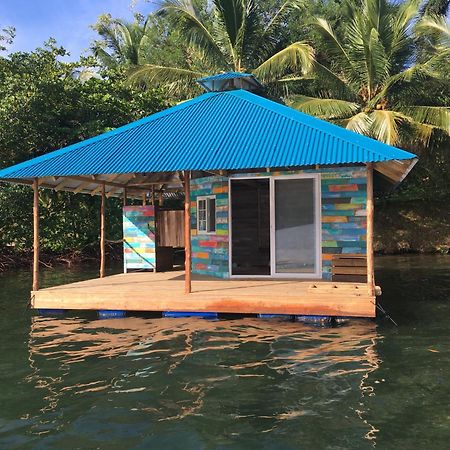 Tierra Oscura El Toucan Loco Floating Lodges מראה חיצוני תמונה
