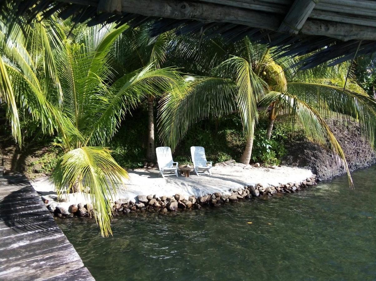 Tierra Oscura El Toucan Loco Floating Lodges מראה חיצוני תמונה