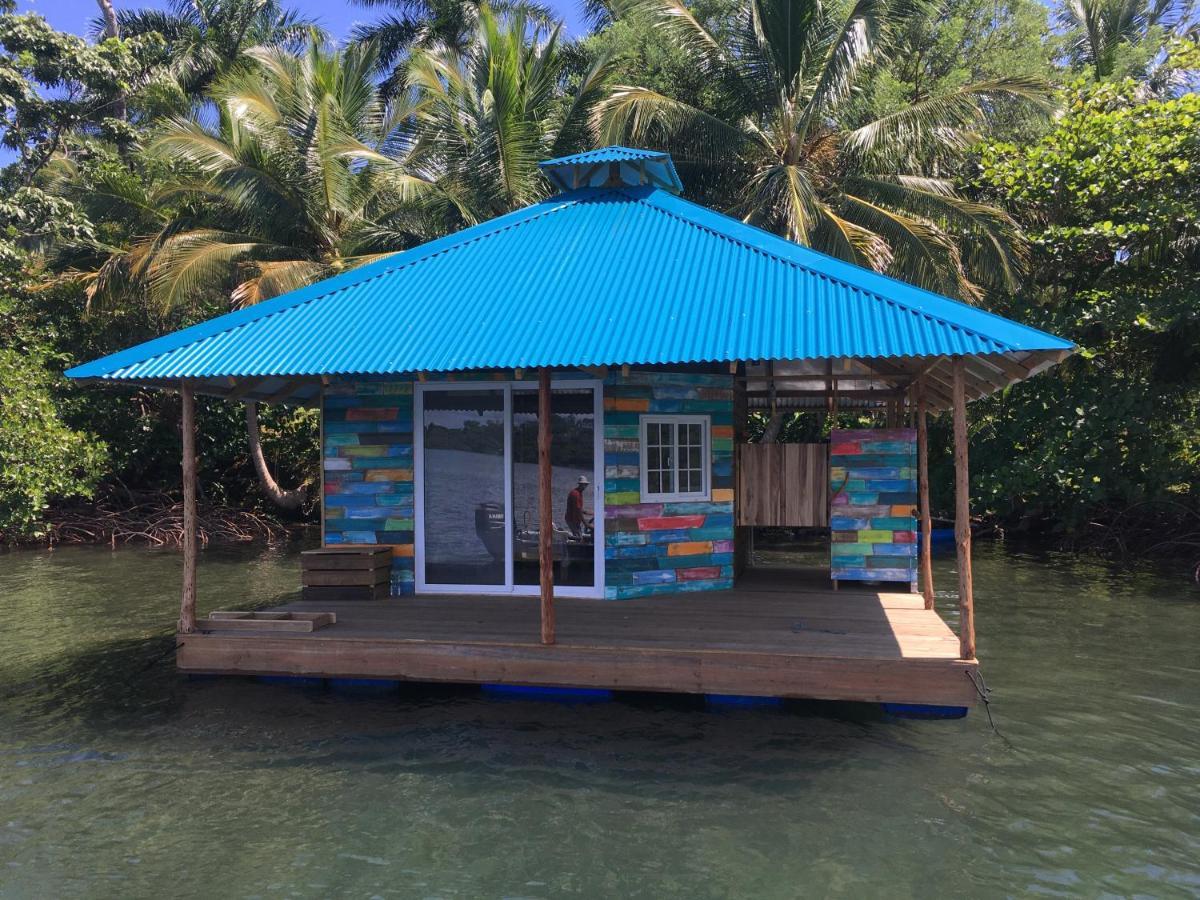 Tierra Oscura El Toucan Loco Floating Lodges מראה חיצוני תמונה