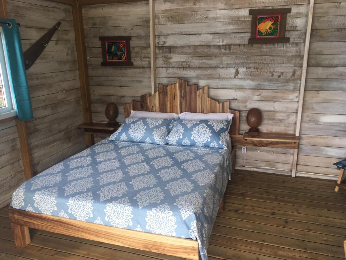 Tierra Oscura El Toucan Loco Floating Lodges מראה חיצוני תמונה