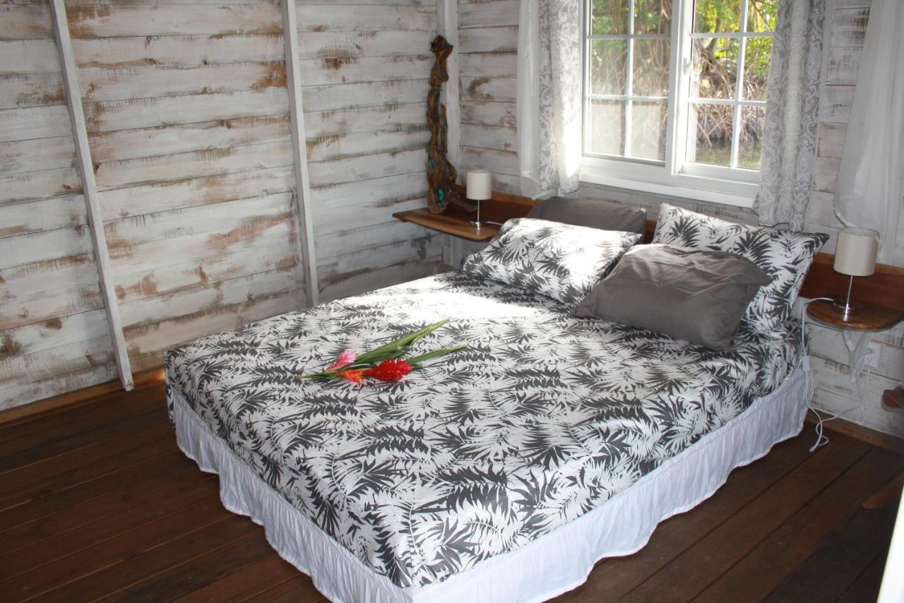 Tierra Oscura El Toucan Loco Floating Lodges מראה חיצוני תמונה